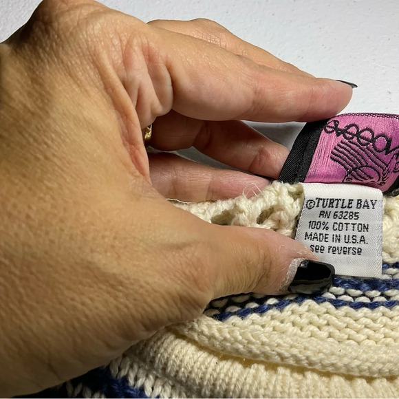 Women’s medium/ small ? Sassoon heart sweater. - Picture 3 of 7